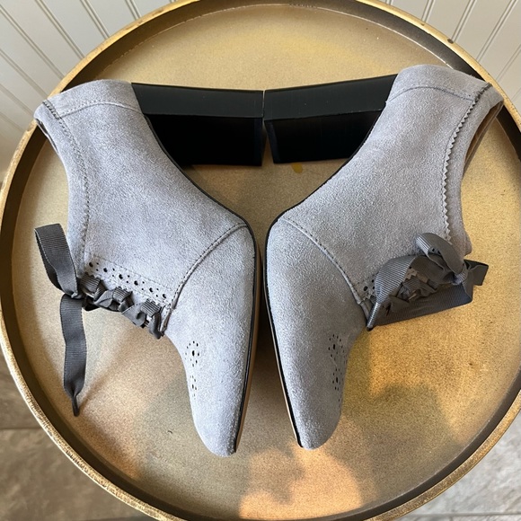 ADRIENNE VITTADINI GOSE LACE UP OXFORD HIGH HEELS | GRAY SUEDE | SIZE: 7.5 | EUC - Picture 5 of 10